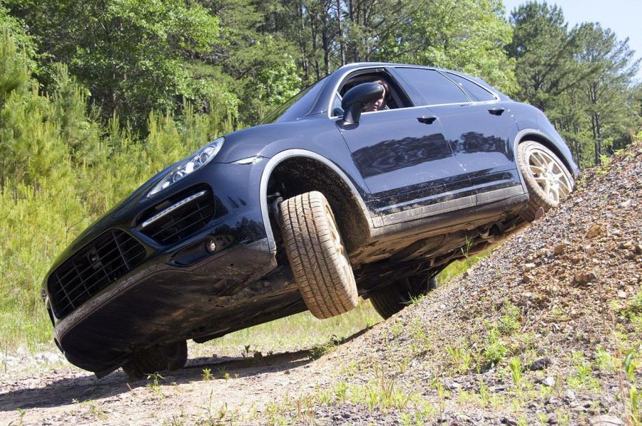  Porsche Cayenne 2011 года  (фото 25 из 107)